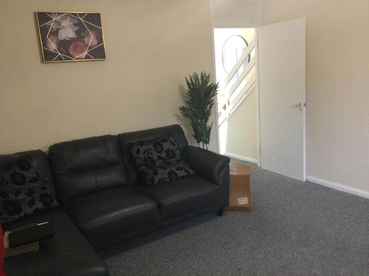 Nice Residential Within Easy Reach Of Town Manchester Esterno foto