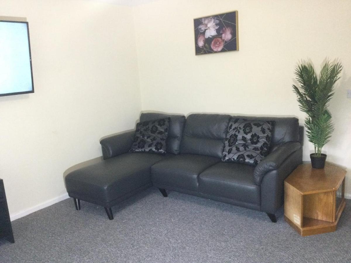 Nice Residential Within Easy Reach Of Town Manchester Esterno foto