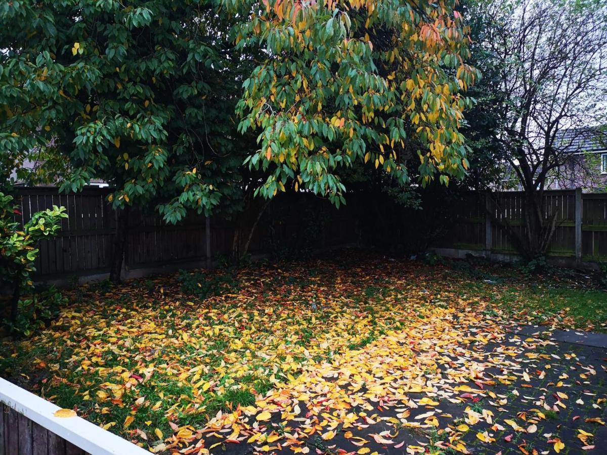 Nice Residential Within Easy Reach Of Town Manchester Esterno foto